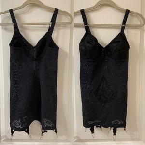 Rago of New York slip/shapewear with garter